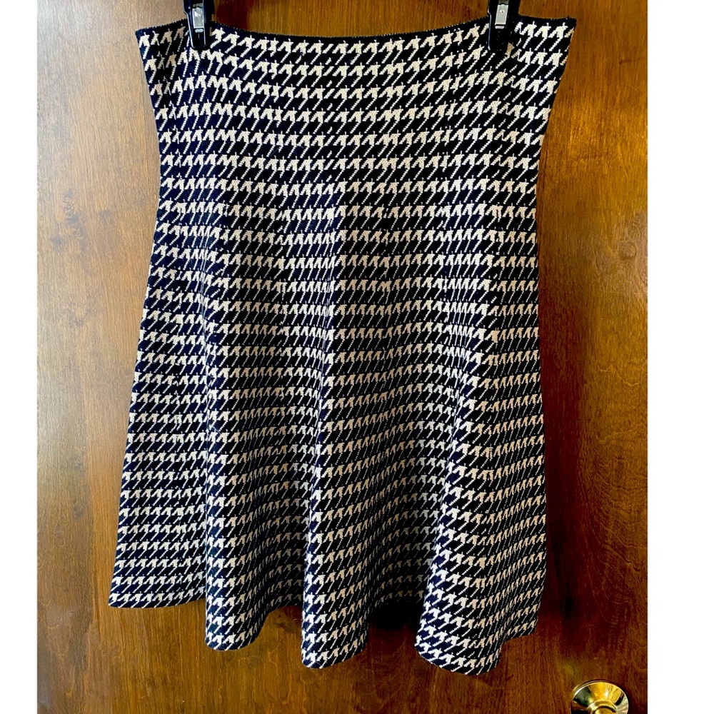 Max studio sweater skirt